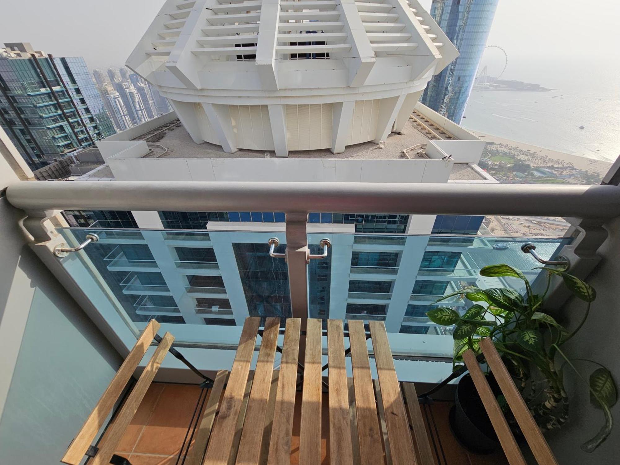 Super Host At Highest Residential Tower In The World, Private Rooms In A Shared Apartment Дубай Номер фото